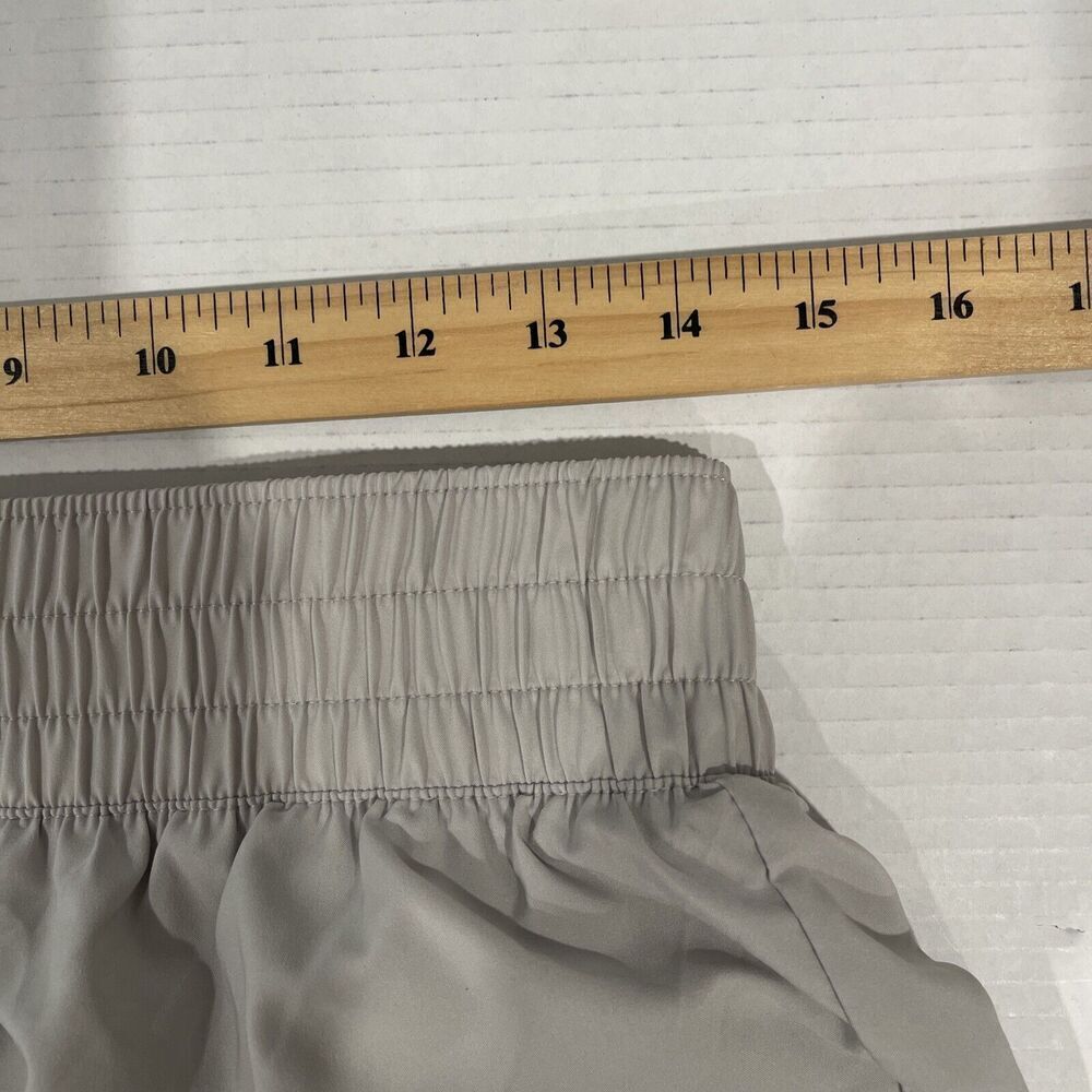 Nike Dri-Fit Women M Short Beige Grey Lined 2.5” Pocket Running High Rise - Picture 7 of 10